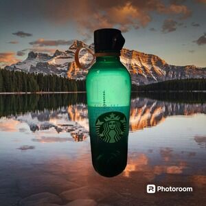 Starbucks Siren Reusable Green Clear Plastic Water Bottle‎ 24oz (3048)